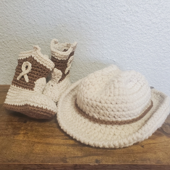 Crochet baby cowboy boots and hat - Picture 2 of 5
